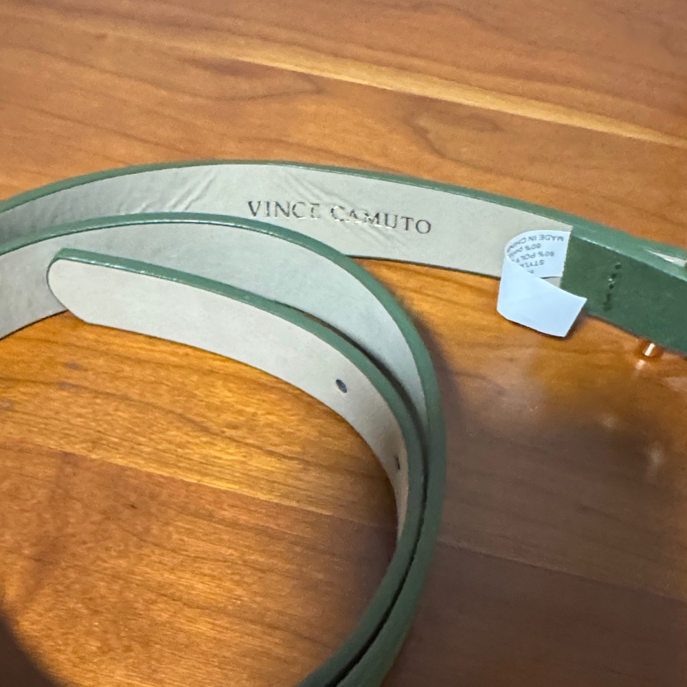 Vince Camuto Green Belt with Gold Buckle - Picture 2 of 2